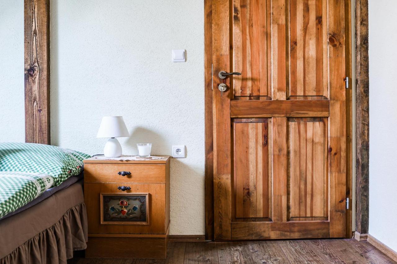 ホテル Mnichov Dvor Slovenska Lupca エクステリア 写真
